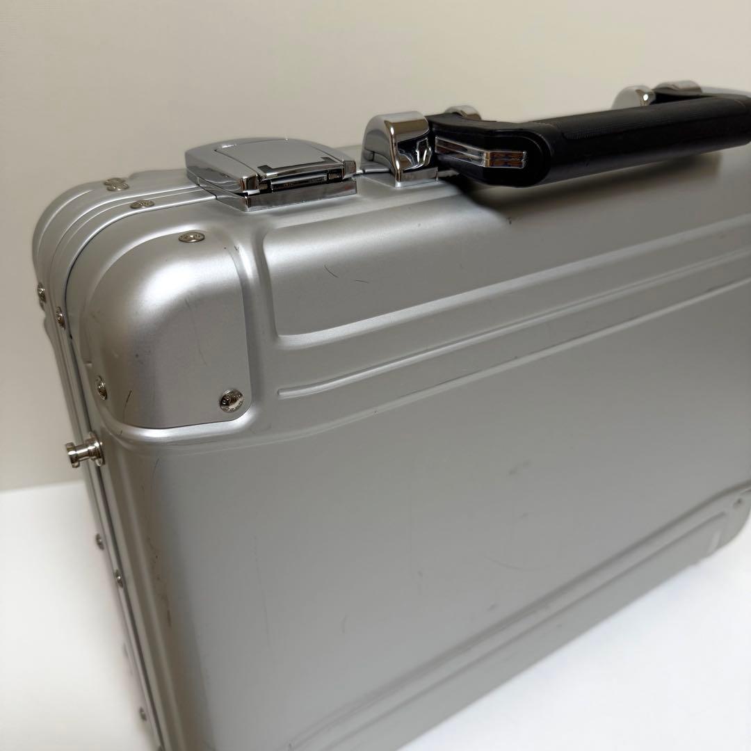 【最終価格】ゼロハリバートン　アルミ アタッシュケース　 シルバー　完売品