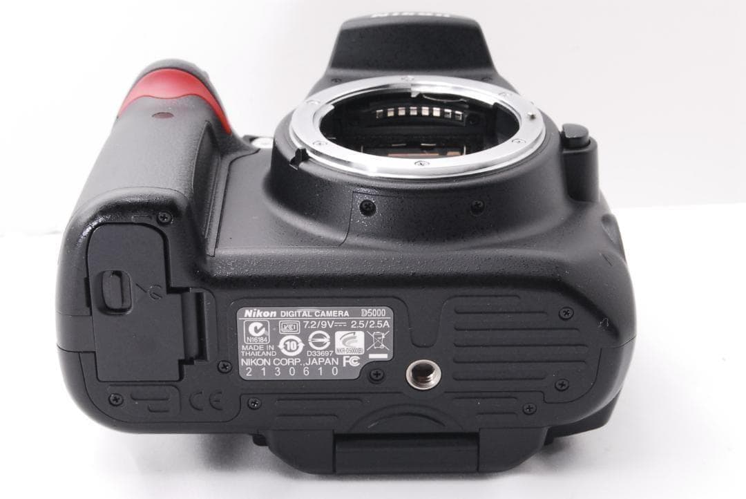 シャッター新品級 Nikon D5000 簡単操作！画面反転で自撮り撮影♪