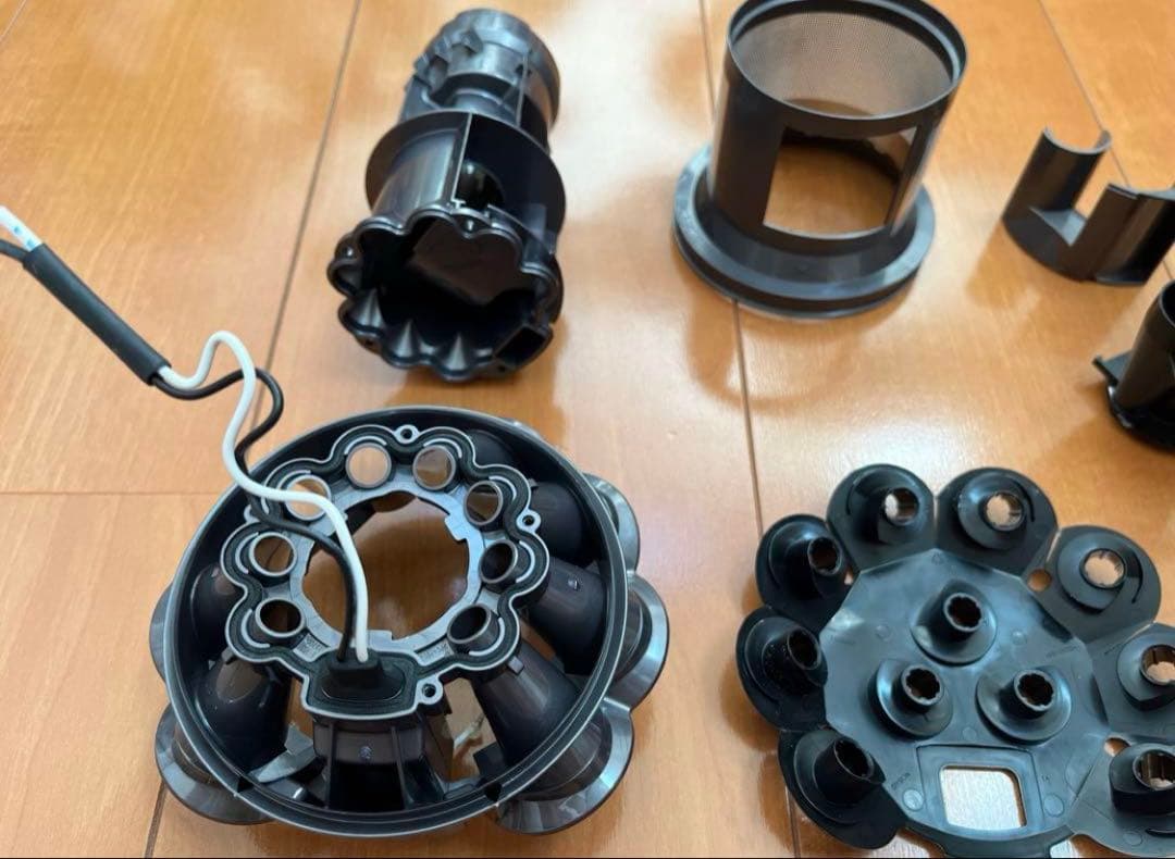 ダイソン　デジタルスリム　SV18 完全分解・フル洗浄　予備バッテリー付き