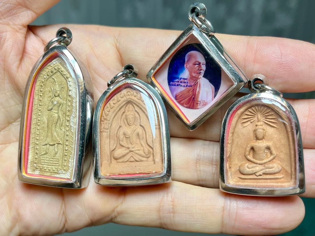 タイ 高僧ルアンプー・ジュア（ナコンパトム県） お守り４点 プラクルアン