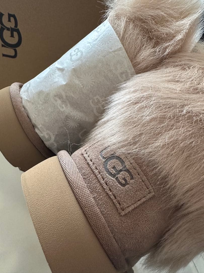 未使用品！UGG クラシックミニ　8サイズ