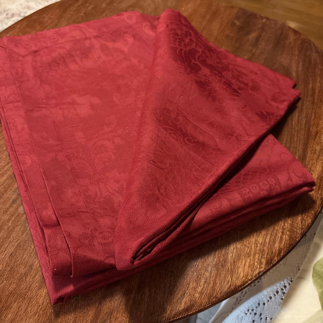 ザラホーム テーブルクロス　赤　170x250