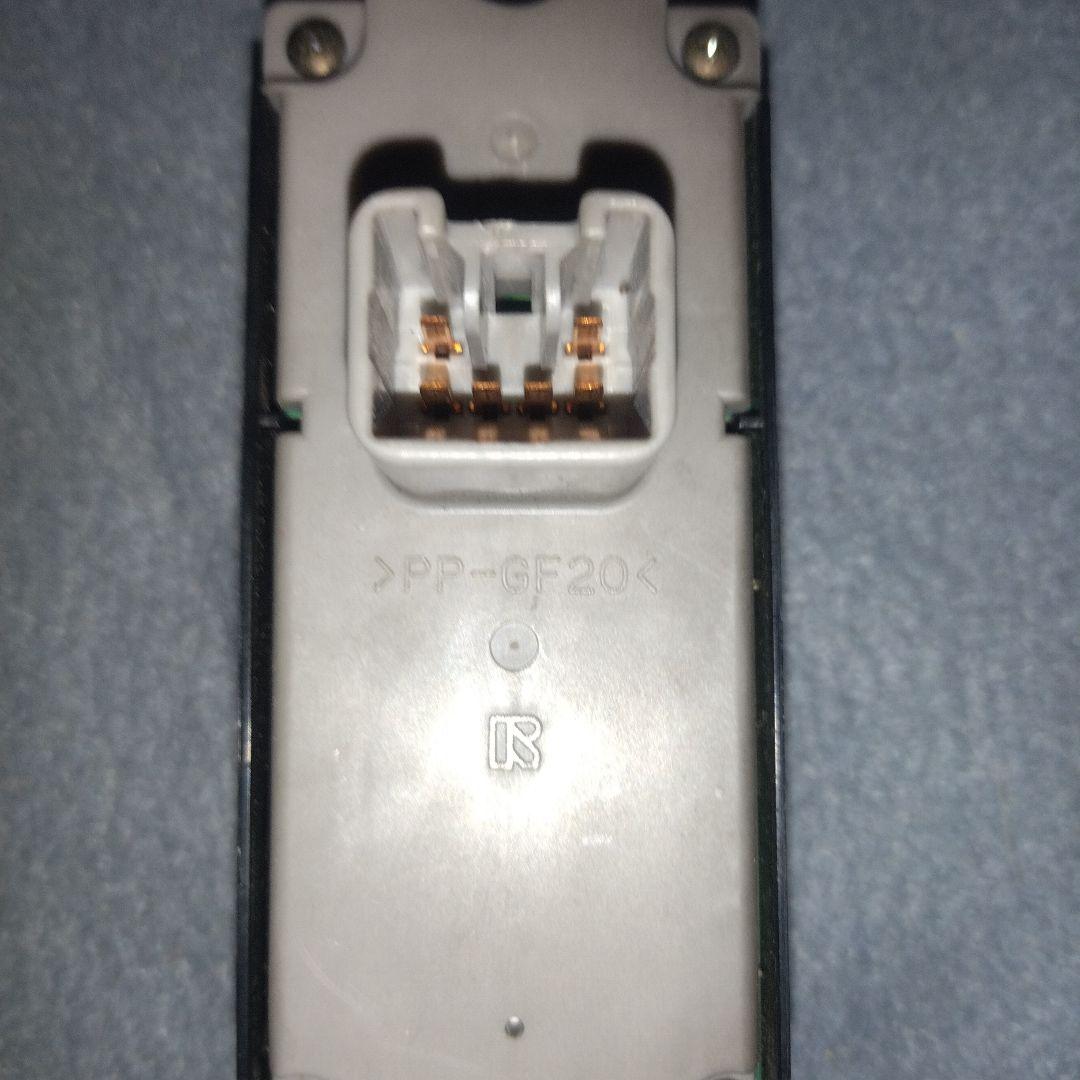 マツダ タイタン ダッシュ(KR–SYF6T)純正パワーウインドウスイッチ　左右