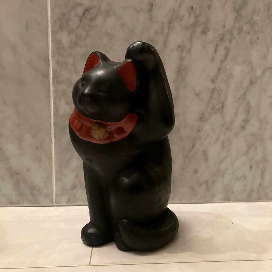 ビンテージ　ウインクをするユニークでキュートな招き猫ちゃん