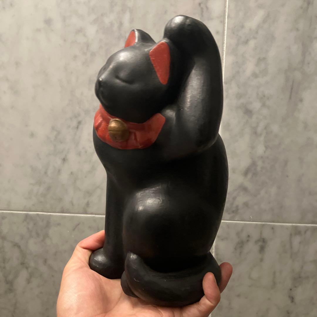 ビンテージ　ウインクをするユニークでキュートな招き猫ちゃん