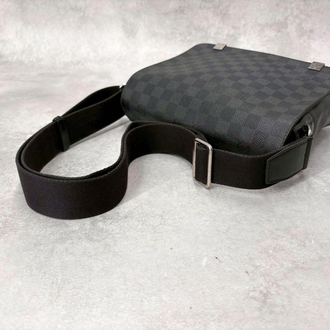 LOUIS VUITTON ダミエ グラフィット　ショルダーバッグ