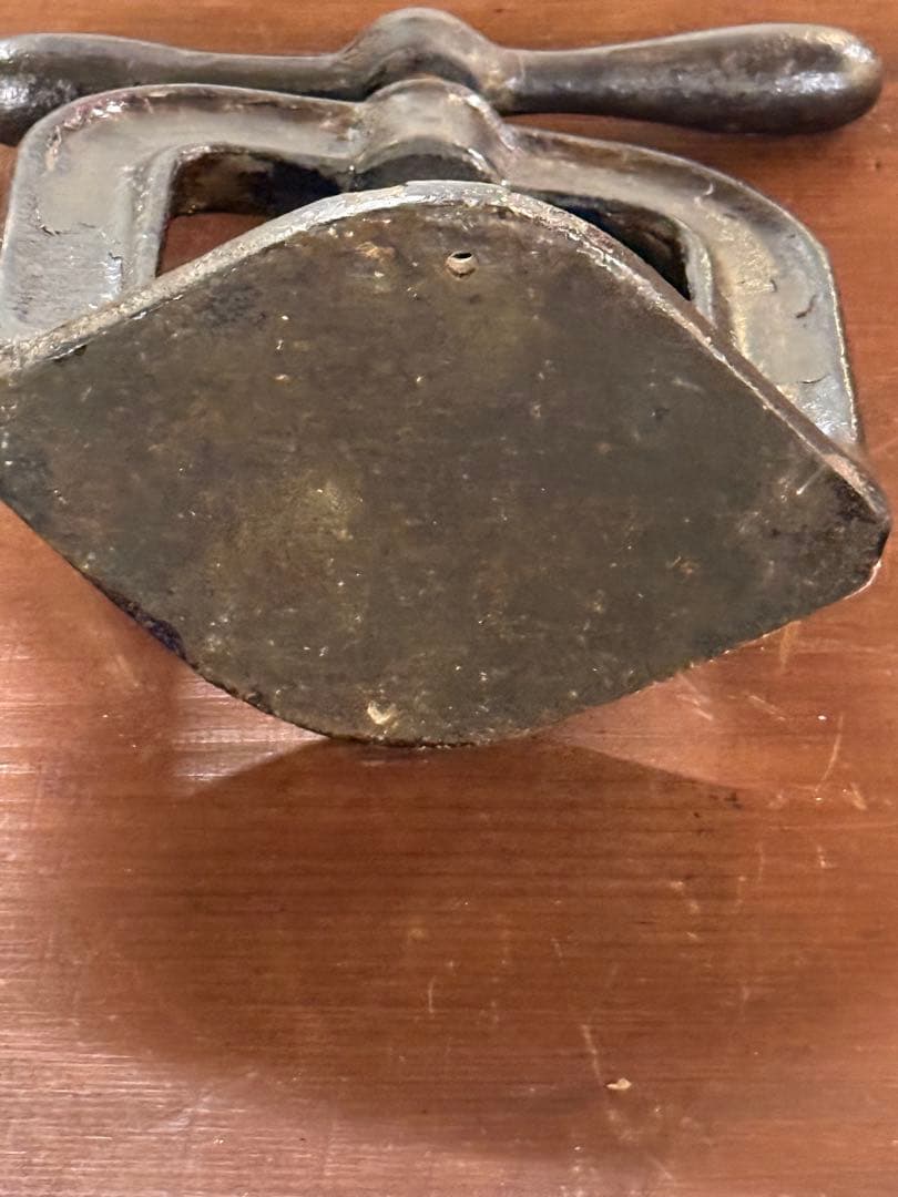 大正時代からの歯医者さん宅〜フラスコプレスと思われる器具