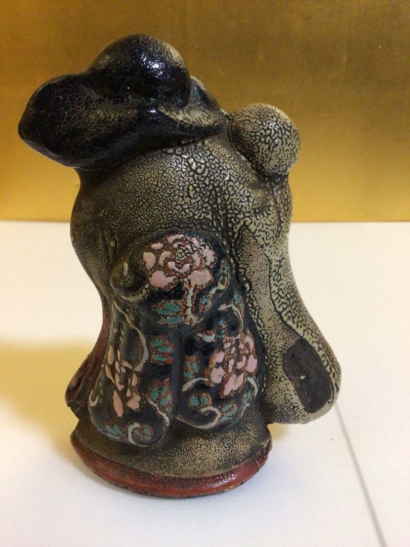 陶器 可愛い着物の置物 サインあり　値段交渉受付ます…