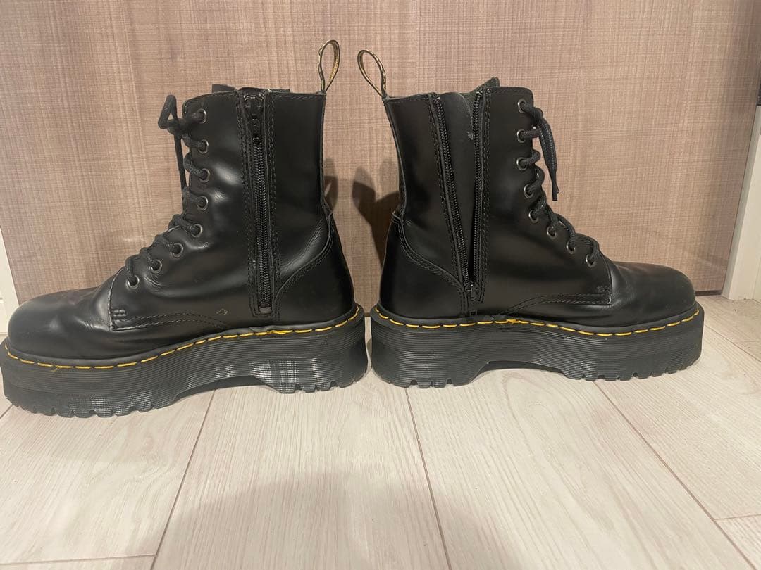 厚底Dr.Martens 8ホールブーツ