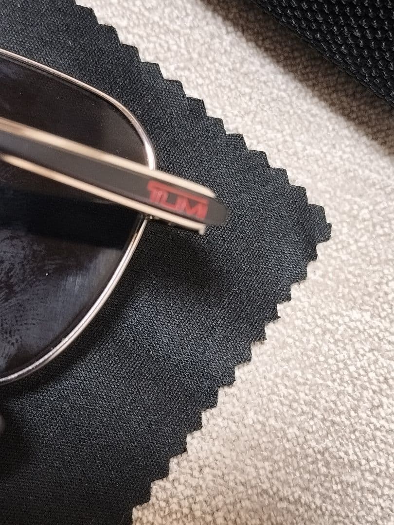 TUMI サングラス チタンフレーム UV保護 11-0004 Stylish