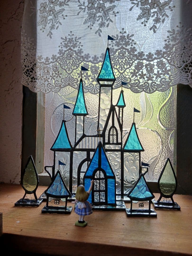 専用ガラスのお城と教会