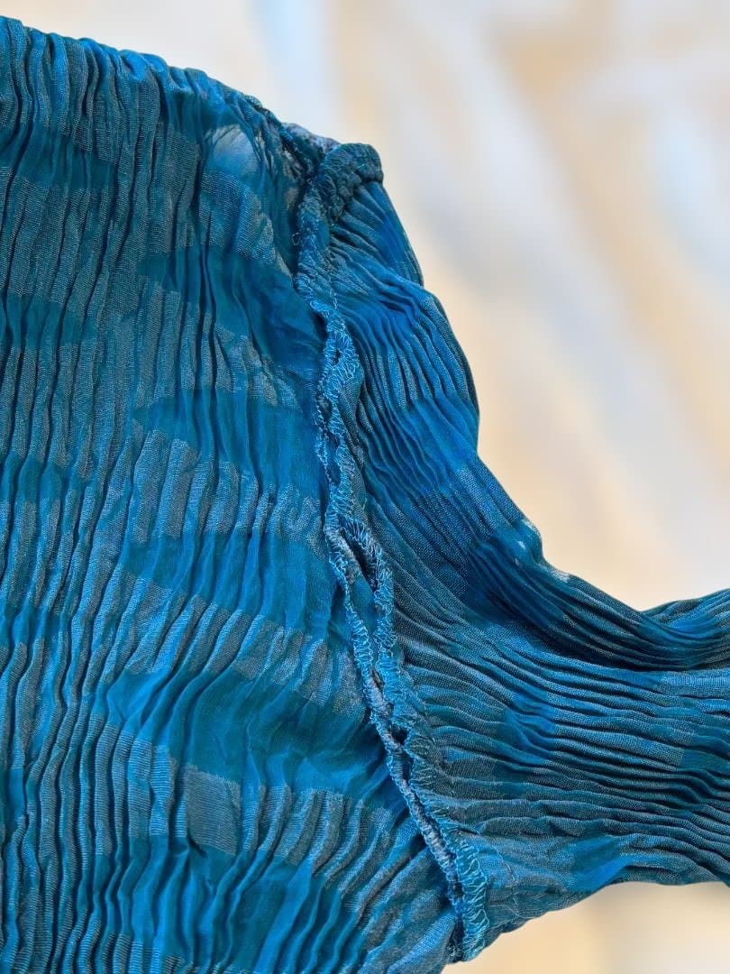 ISSEYMIYAKE FETE pleated top ブルードット模様