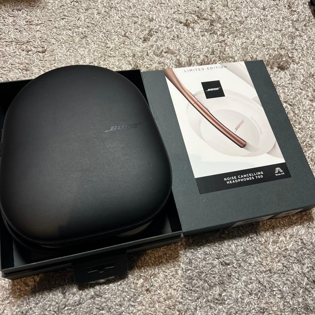 【美品】BOSE ノイズキャンセリングヘッドホン 700 ホワイト 付属品完備