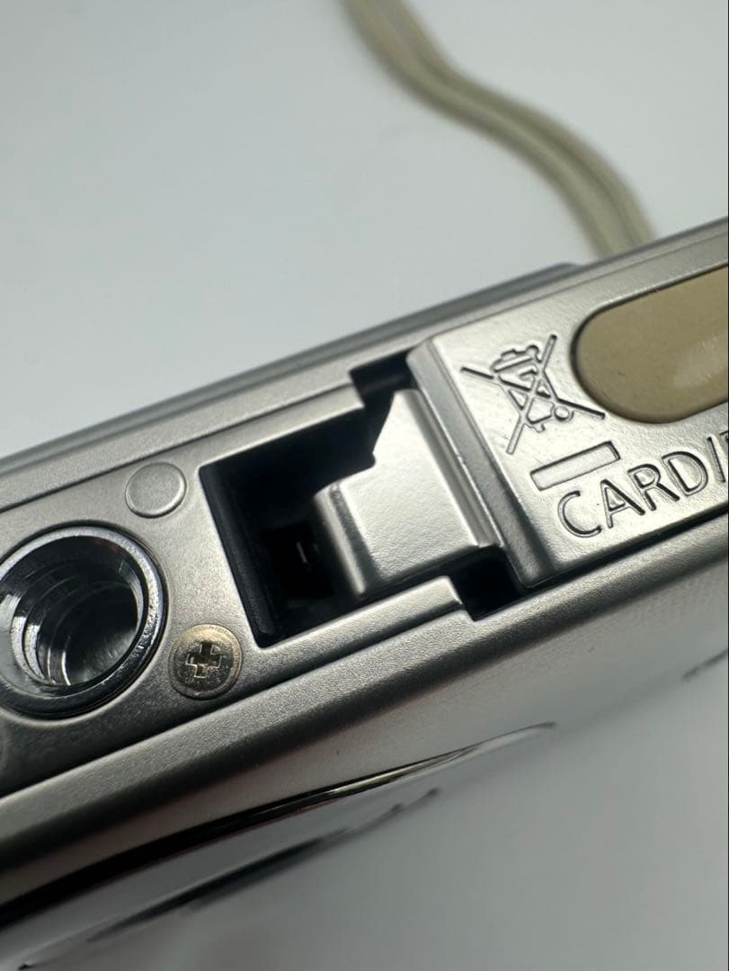 Canon IXY DIGITAL 20 IS キャノン　デジカメ