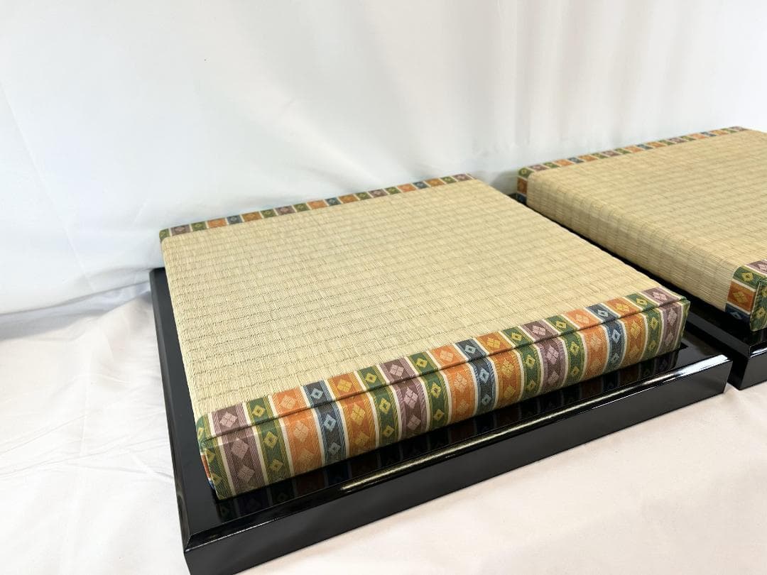 r7-3-10-17 親王台　極上7番　木製京式　黒塗艶有　低床台　飾り台　道具