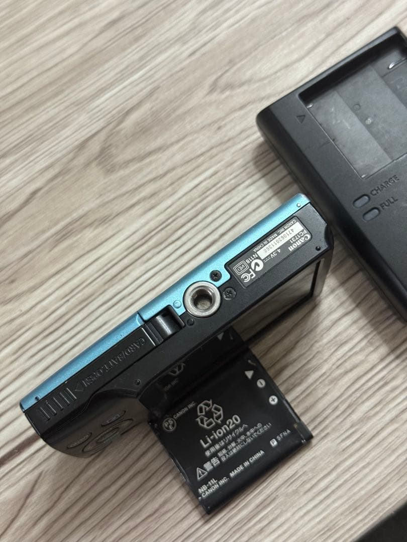 Canon デジタルカメラ PowerShot A2400 IS (中古)