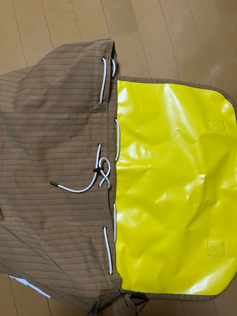 希少 KHOKI 23SS メッセンジャーバック キャメルストライプ新品、未使用