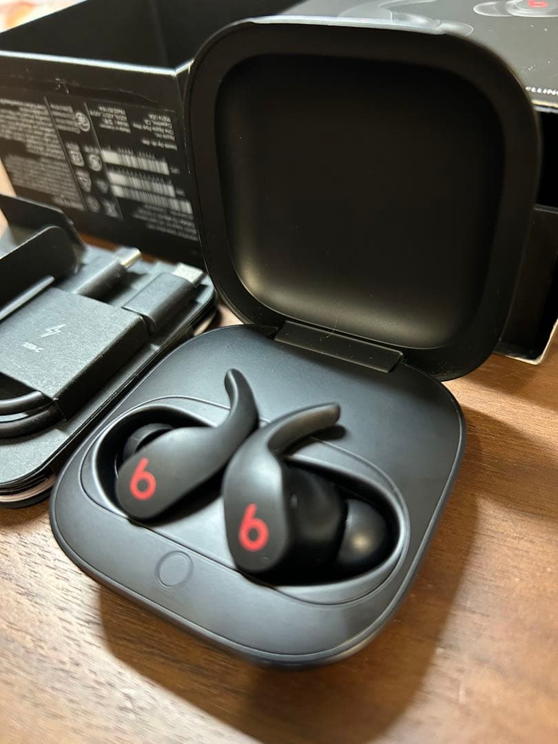 【Beats Fit Pro】箱・付属品付き ※イヤーチップM 片方欠品