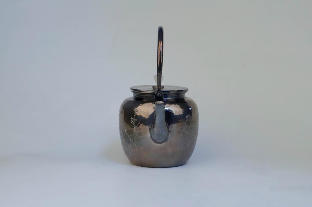 純銀製 竹梅牡丹彫 玉石湯沸 銀瓶 煎茶道具