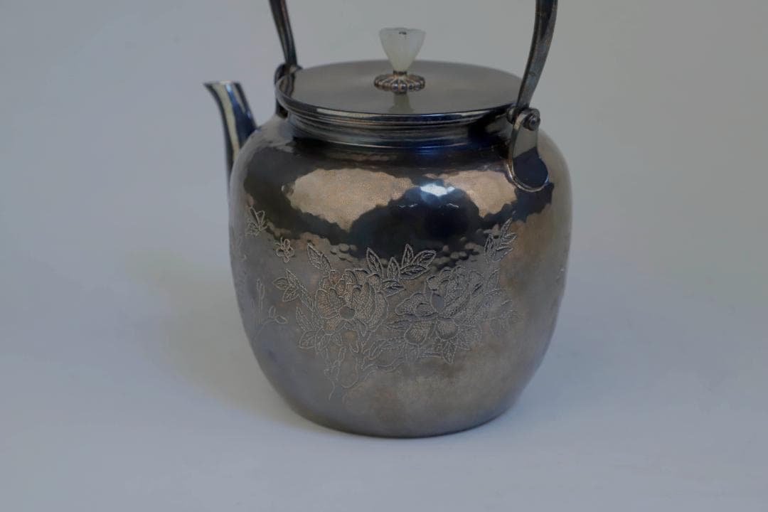 純銀製 竹梅牡丹彫 玉石湯沸 銀瓶 煎茶道具