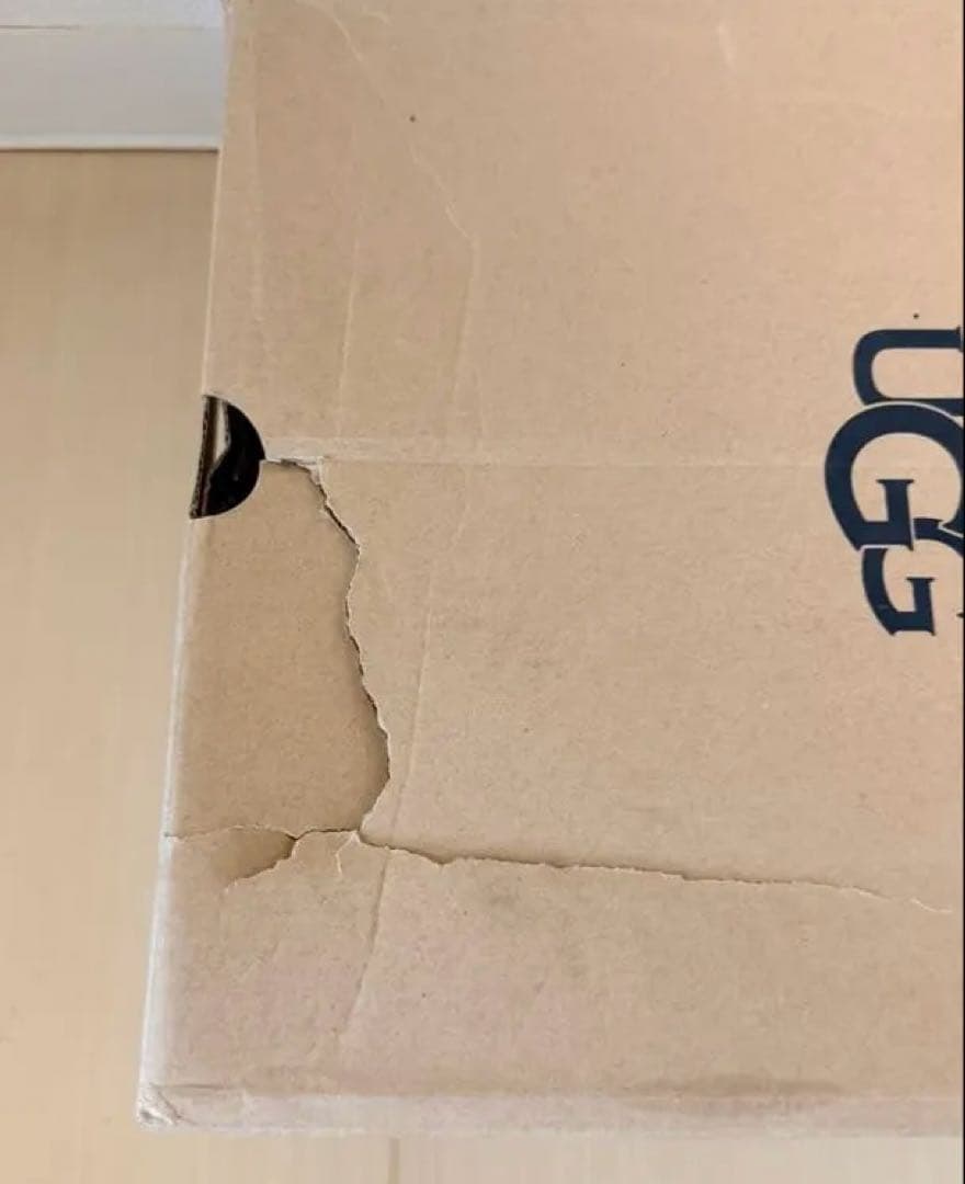 美品UGG Classic Mini Bow Glitter ブラック　サイズ9