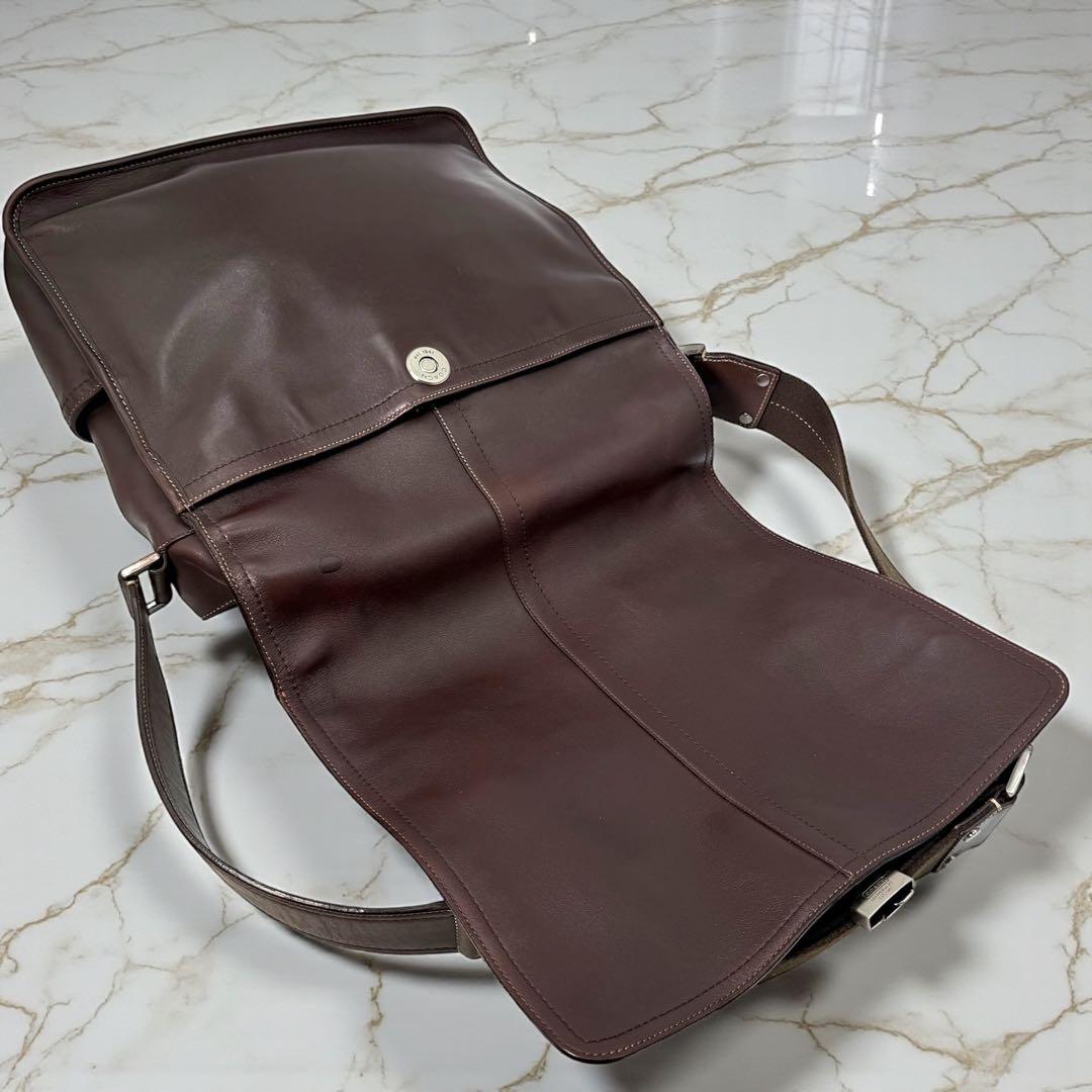 《入手困難》コーチ メッセンジャーバック レザー フラップ 斜めがけ