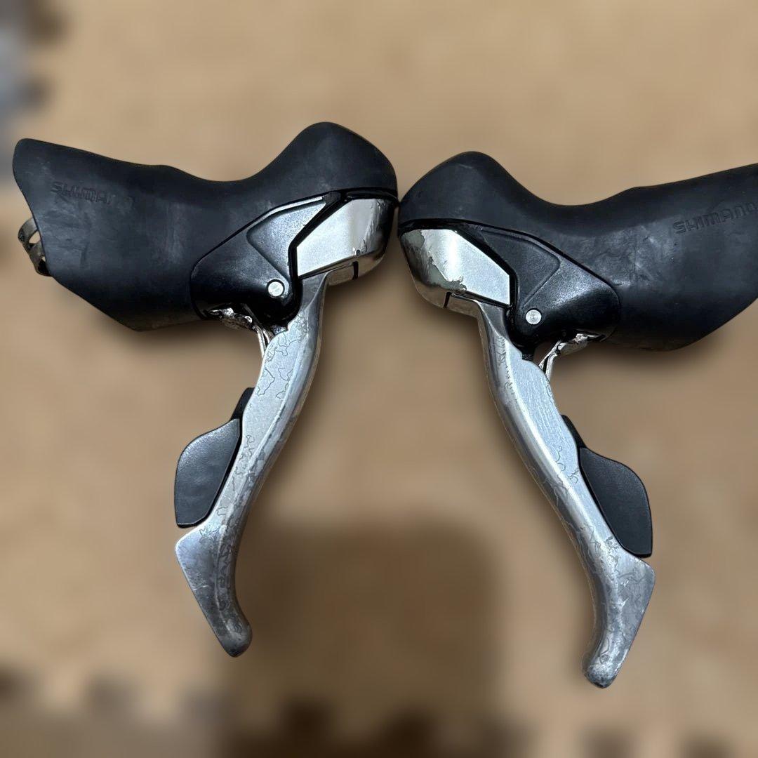 Shimano 105 STIレバー ST-5700 10×2速シルバー