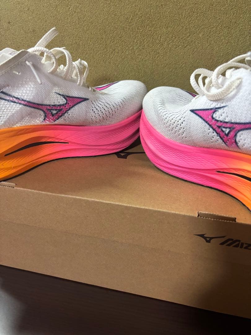 ミズノ　ウェーブリベリオンプロ　ロー　LOW 25.5 未使用品