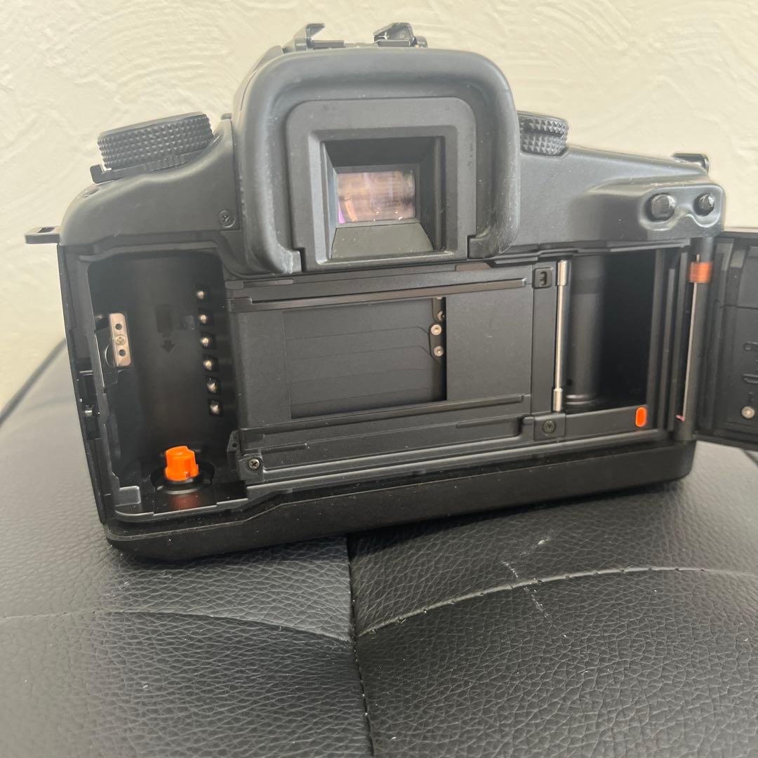 ジャンク品 cannon キャノン EOS 一眼レフフィルムカメラ レンズ付き