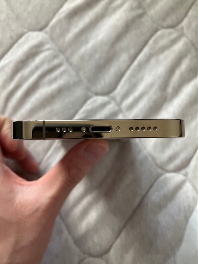 Apple iPhone 12 Pro ゴールド　本体