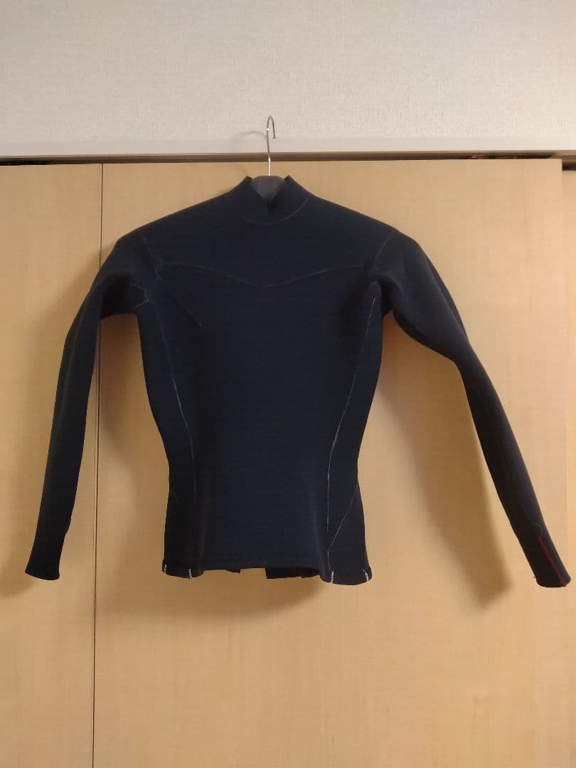 地域ねこ　ビラボン　　タッパー　　М