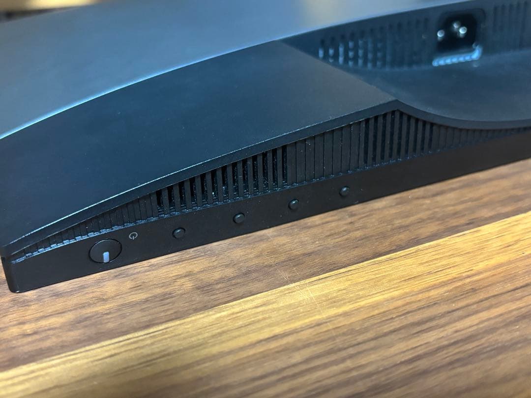 ② DELL U2720QM 27インチ 4Kモニター