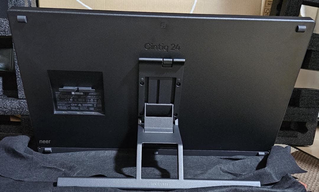 【2025年モデル・美品】Wacom Cintiq 24 (DTK246)