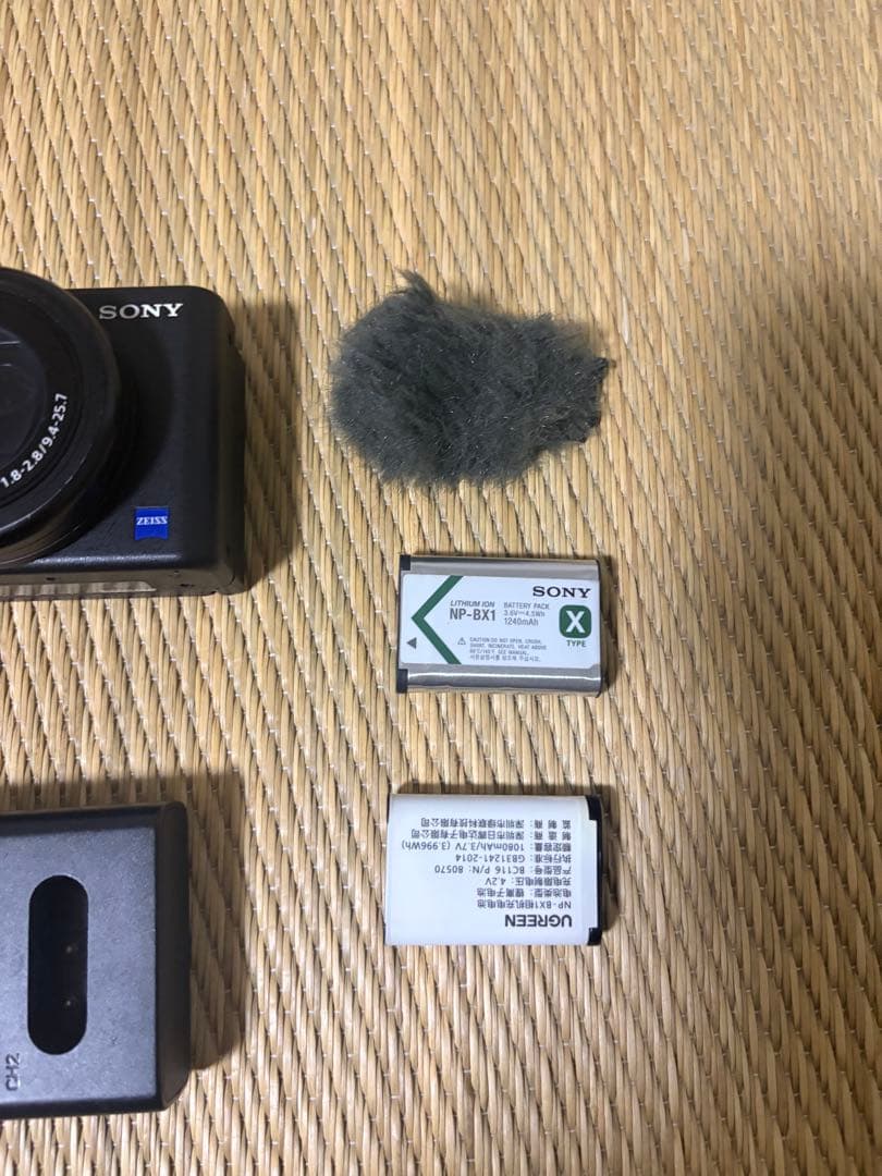 SONY ZV-1 本体＋バッテリー2個＋充電器／動作良好・少しキズあり