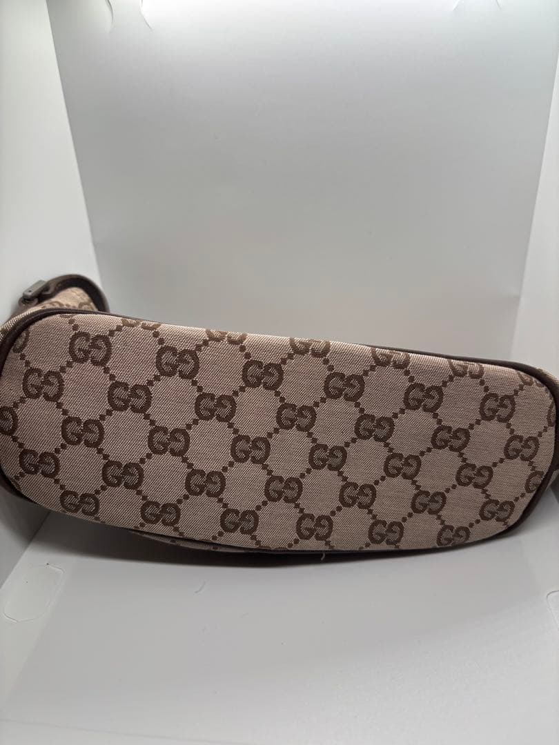 極美品　GUCCI アクセサリーポーチ