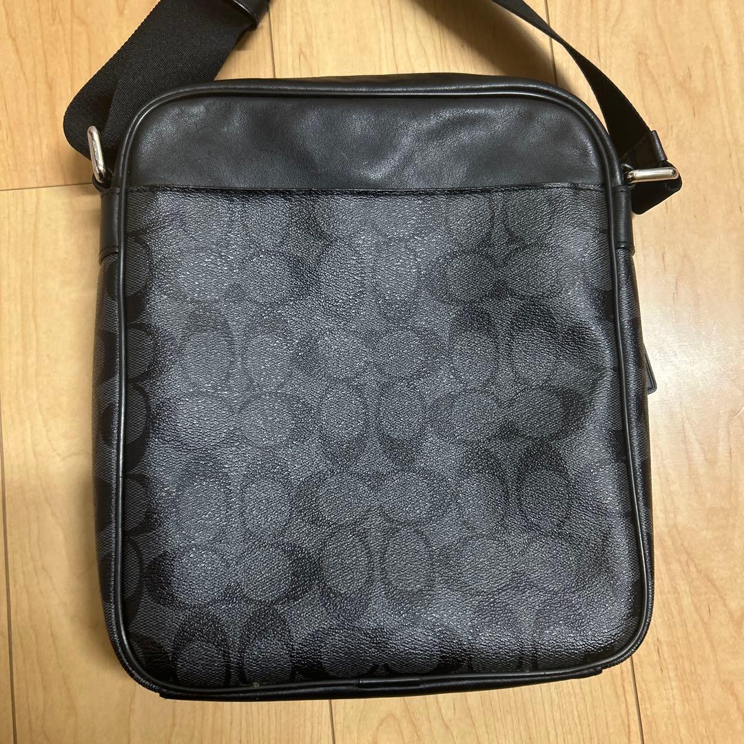 COACH ブラック モノグラム ショルダーバッグ