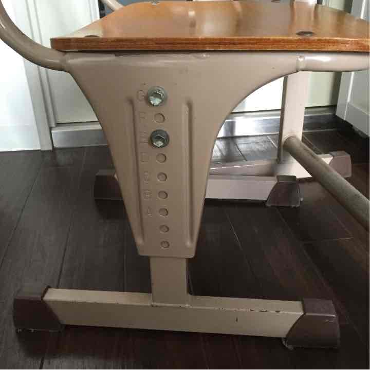 みかジ☆中古品 レトロな学校机と椅子 2セット