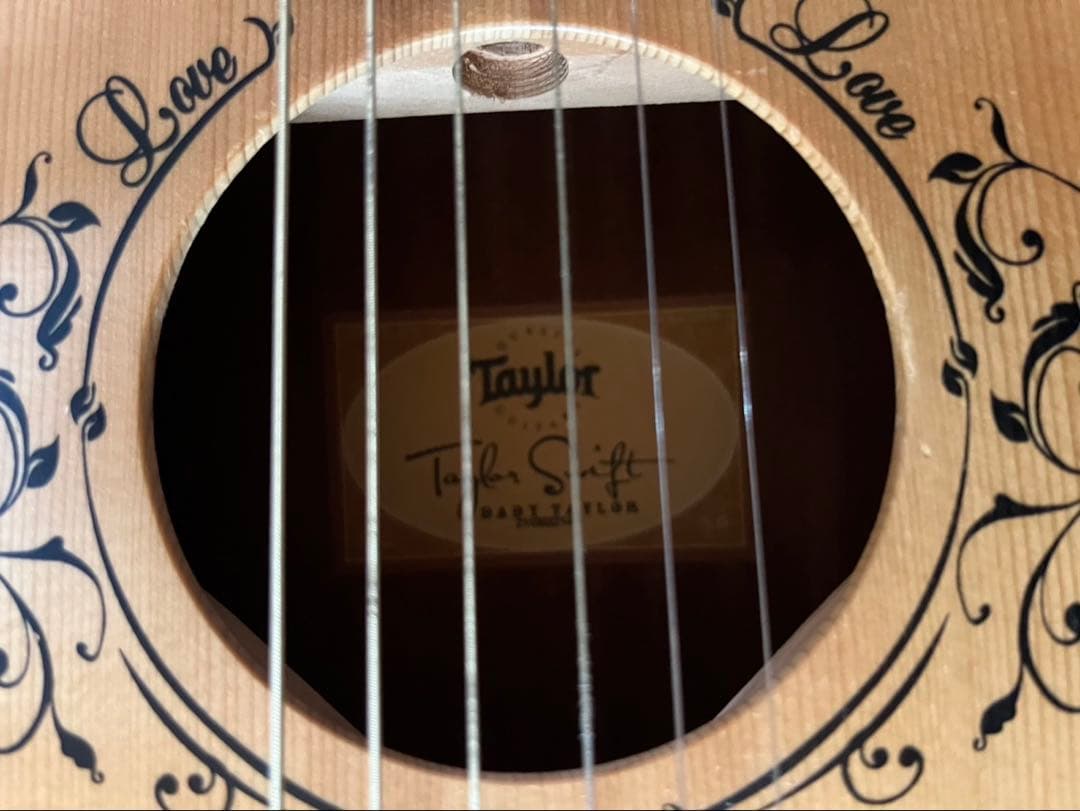 Taylor Swift シグネチャーアコースティックギター