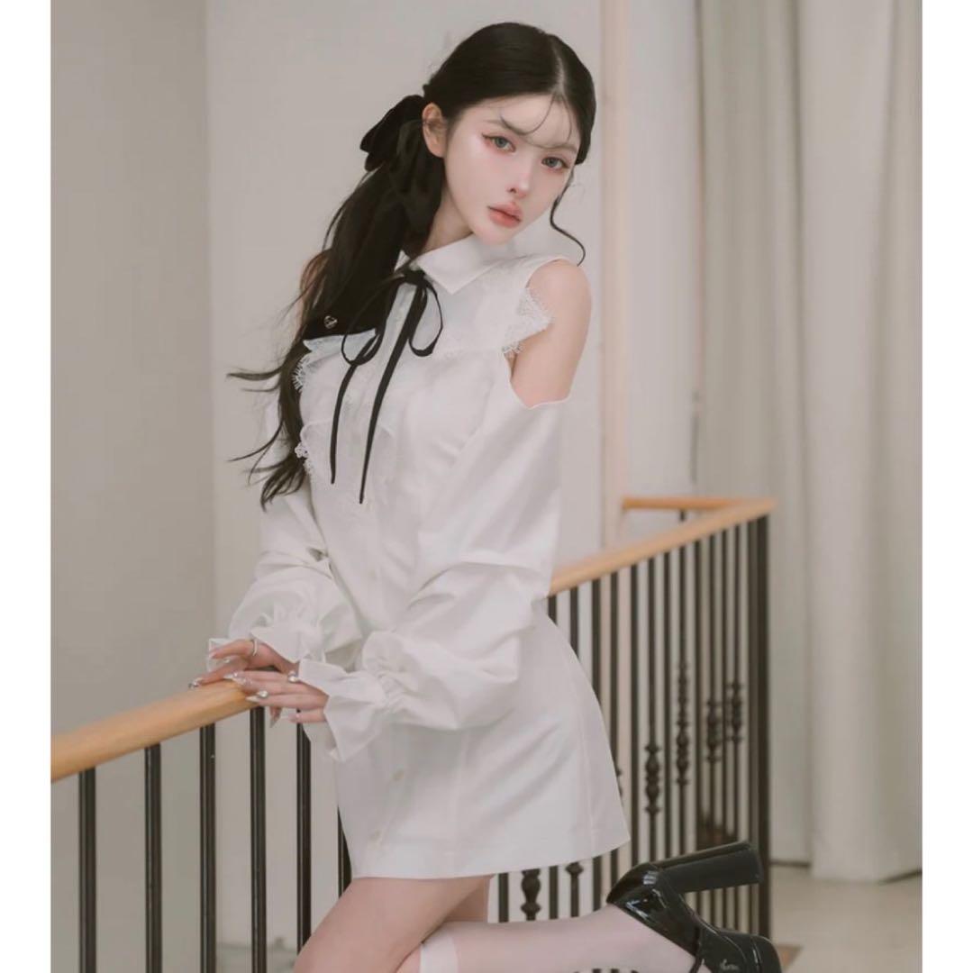 新品未開封ダーリッチ　ショルダースカラップフリルシャツミニワンピース FREE