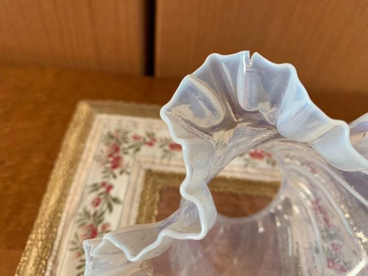 アンティーク　オパールセント　ガラスランプシェード