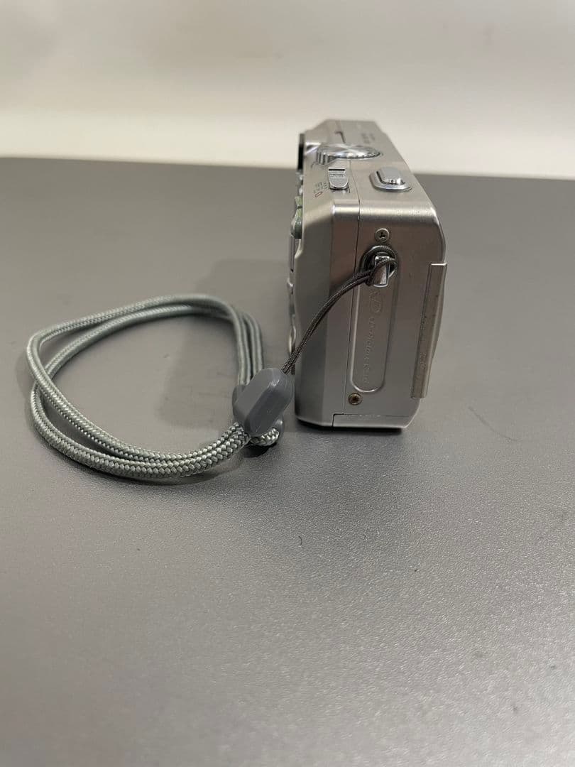 FUJIFILM FinePix F810 コンパクトデジタルカメラ