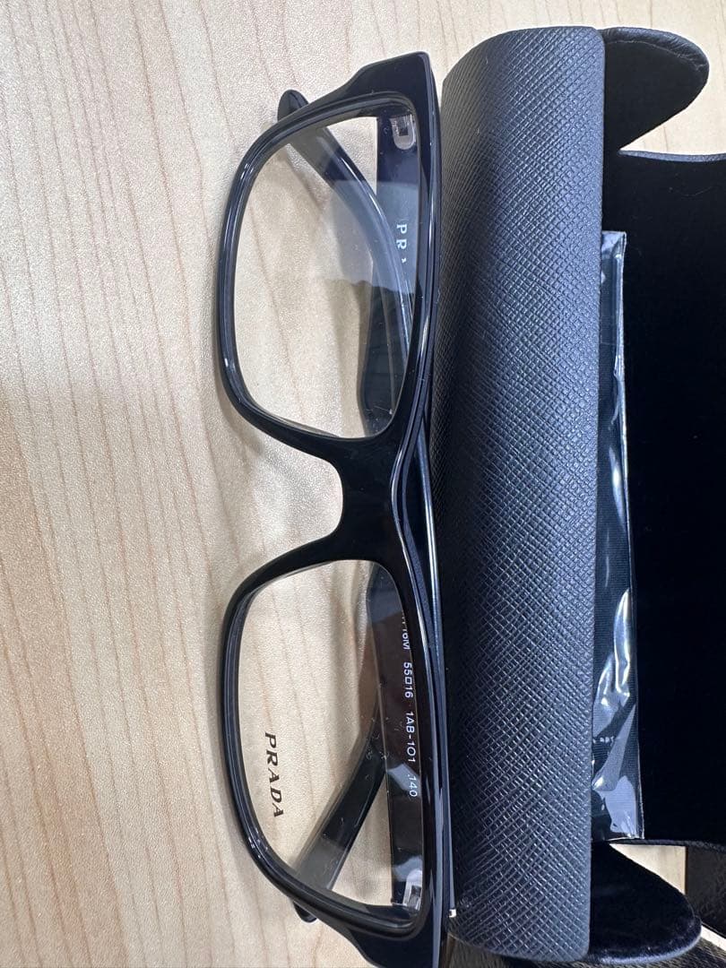 PRADA ブラックフレーム メガネ