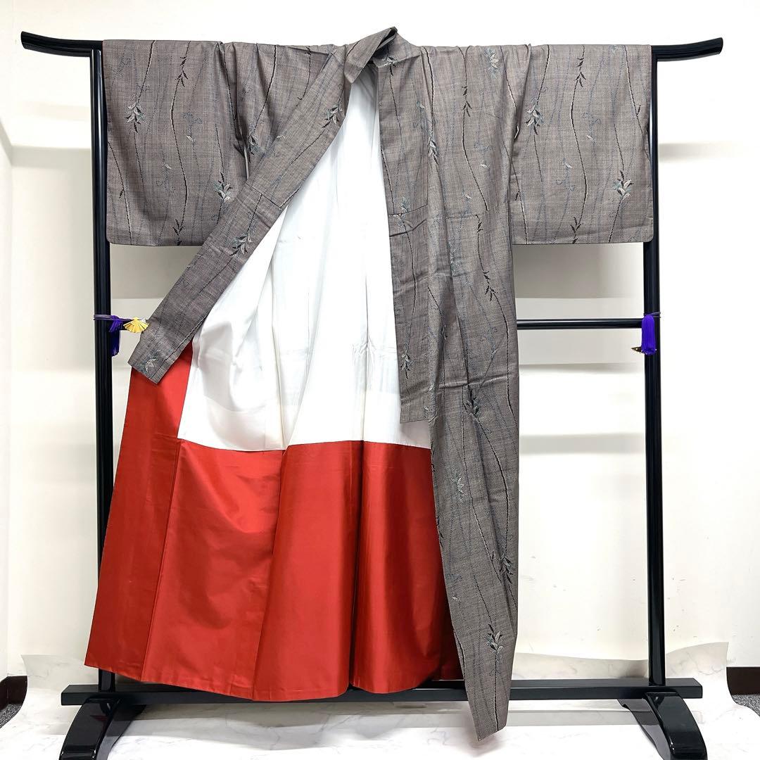 小紋　大島紬　花模様　よろけ縞　泥染　唐草　唐花　着物　032k