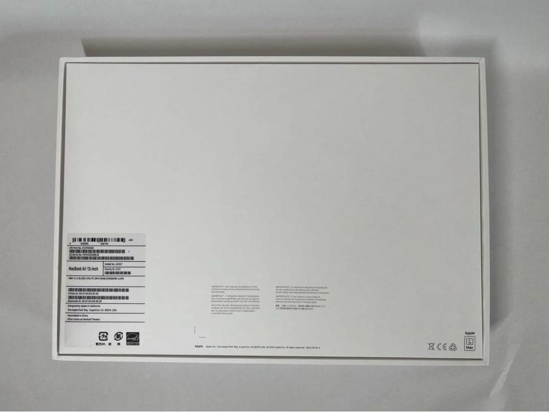 【匿名配送】MacBook Air (2020/M1) 16GB / 256GB