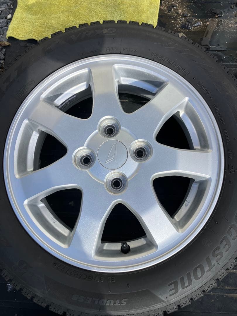 (2052) ダイハツムーヴ純正ホイールスタッドレスタイヤ付き2本②