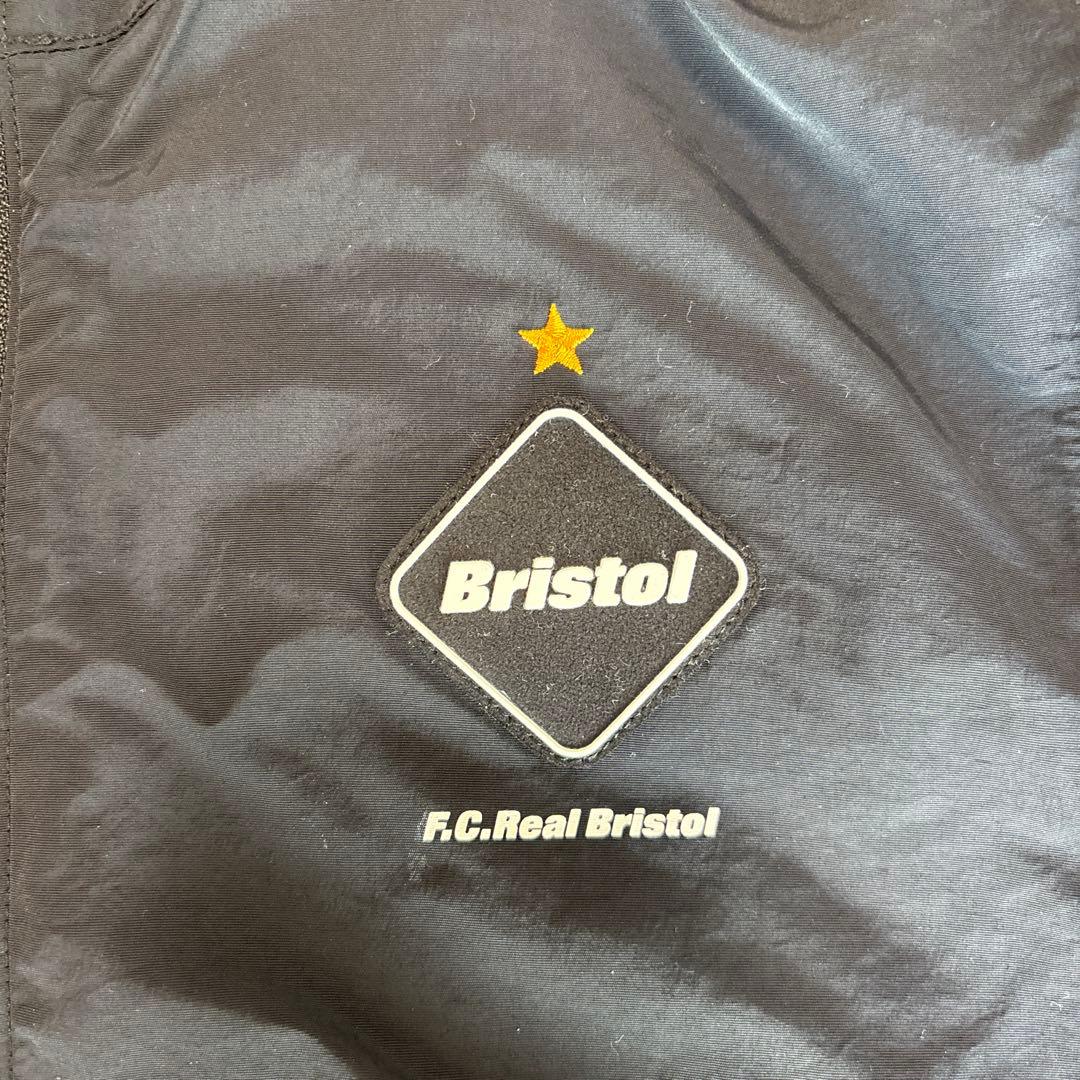 マウンテンパーカー　F.C.Real Bristol フード付きジャケット