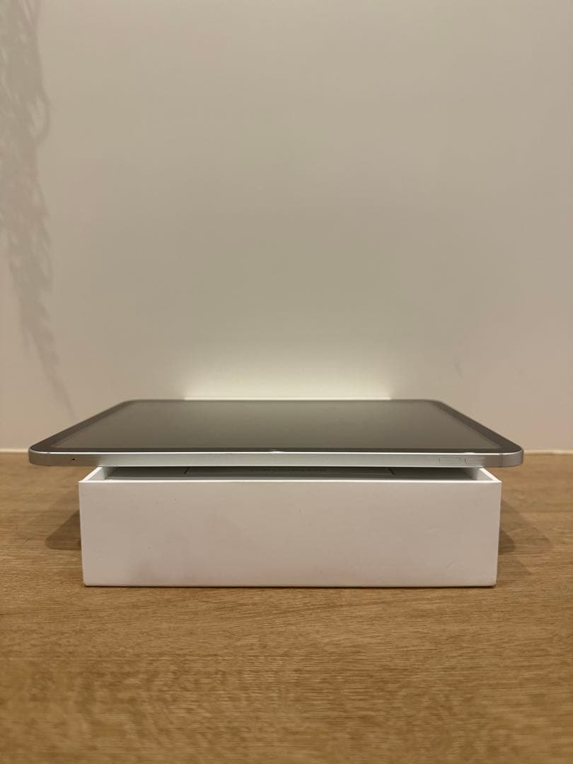 Apple iPad 第10世代 64GB Wi-Fiモデル シルバー