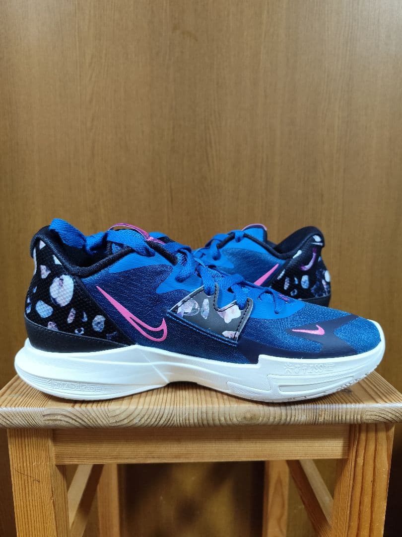Nike Kyrie Low 5　ナイキ　カイリーロー5　27.0cm