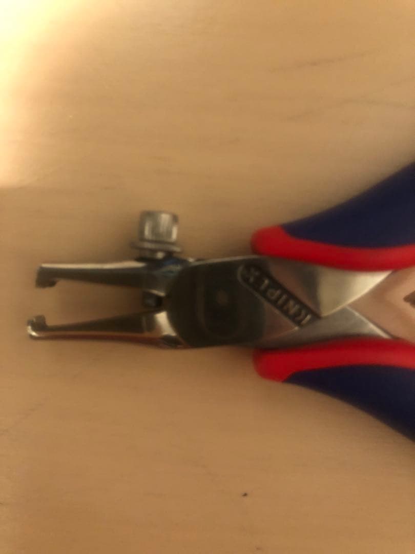 クニペックスのケーブルストリッパー