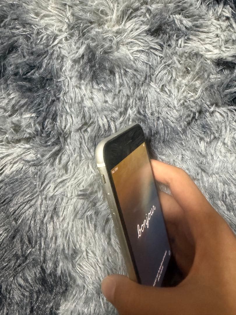 iPhone シルバー コンパクト 本体